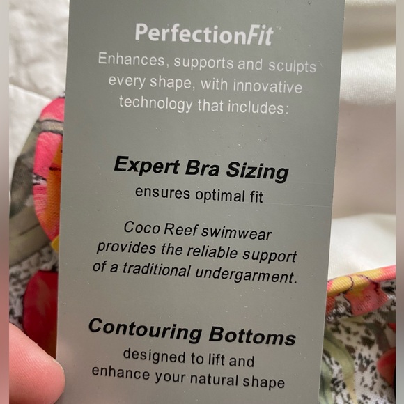 NWT Coco Reef Floral Print Women's Swim Top - Picture 8 of 10